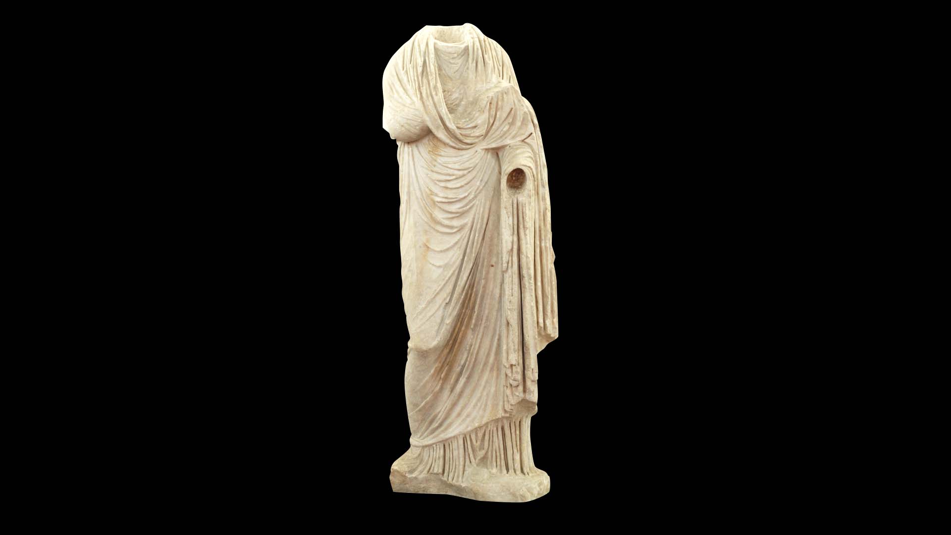 Statua femminile panneggiata